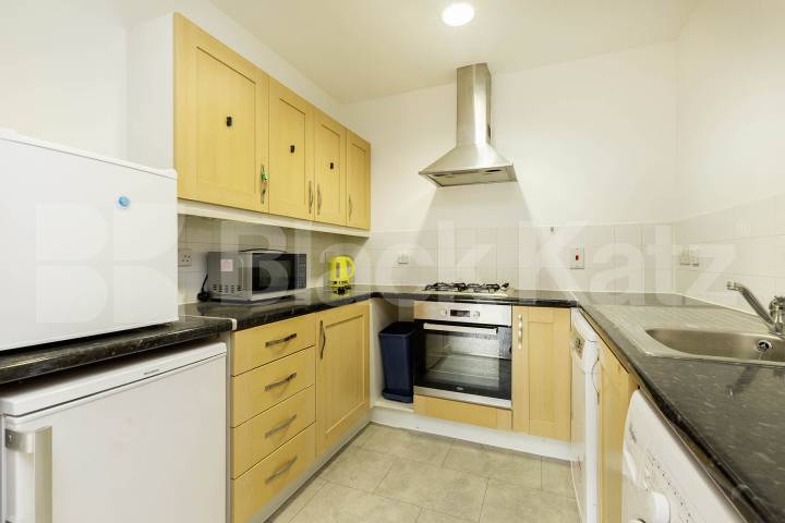 Newly refurbished one bedroom with a garden Clarendon Road, Hornsey / Turnpike Lane